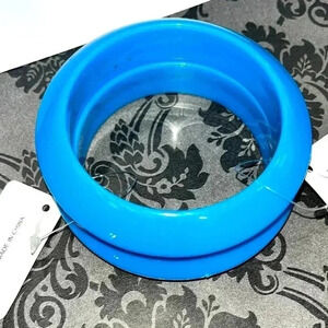 Charlotte Accessories turquoise colored plastic bangle bracelets lot of 2